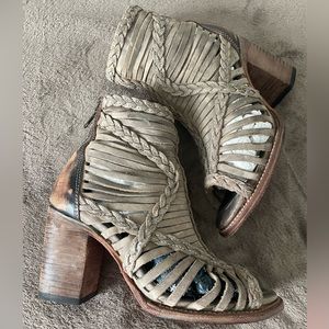 *SOLD* Freebird - BELA - sz10